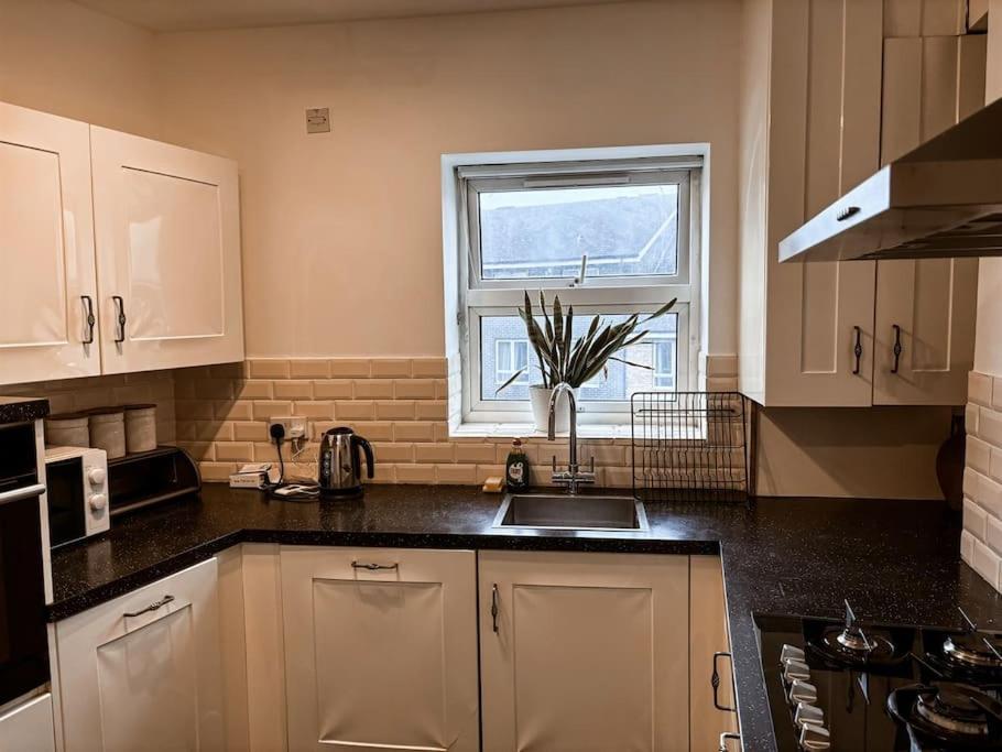 Upscale 3br Duplex Experience The Charm Of Westbourne Grove Appartamento Londra